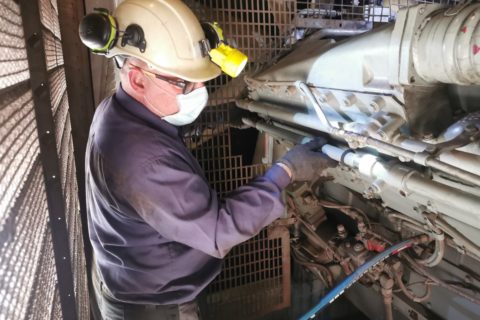 Mantenimiento en un grupo generador de 1500 kVA